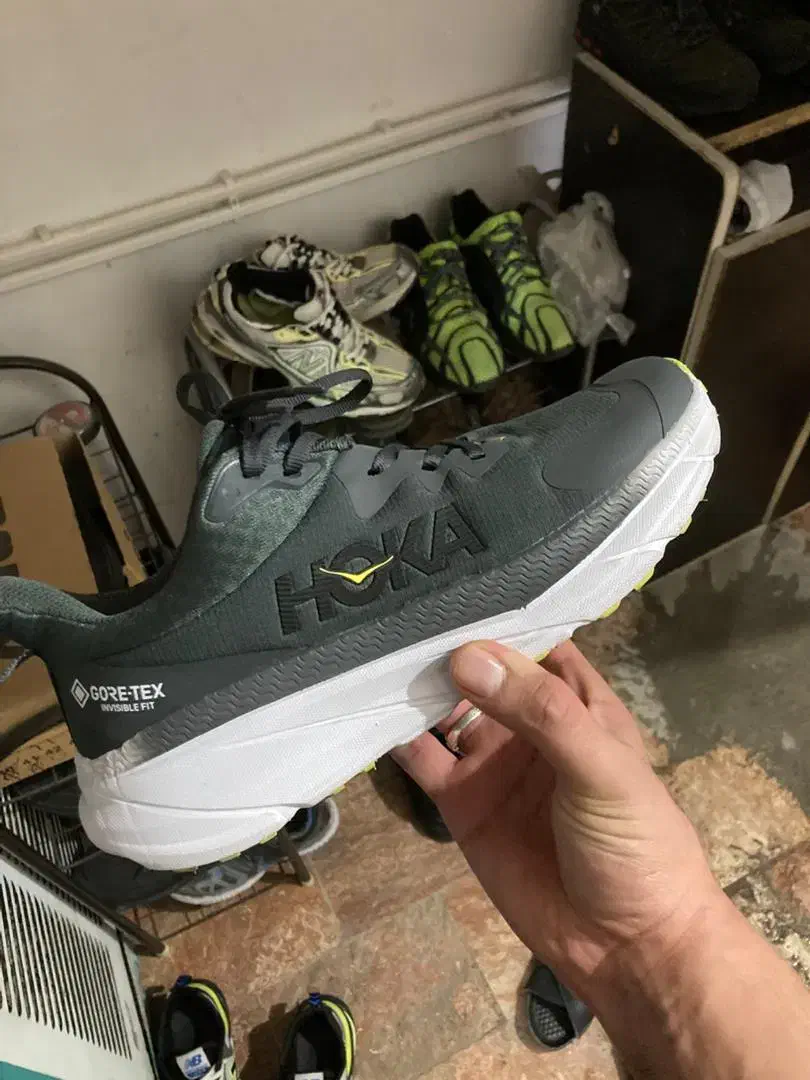 کفش هوکا سایز۴۲ نو|کیف، کفش، کمربند|خوی, |دیوار