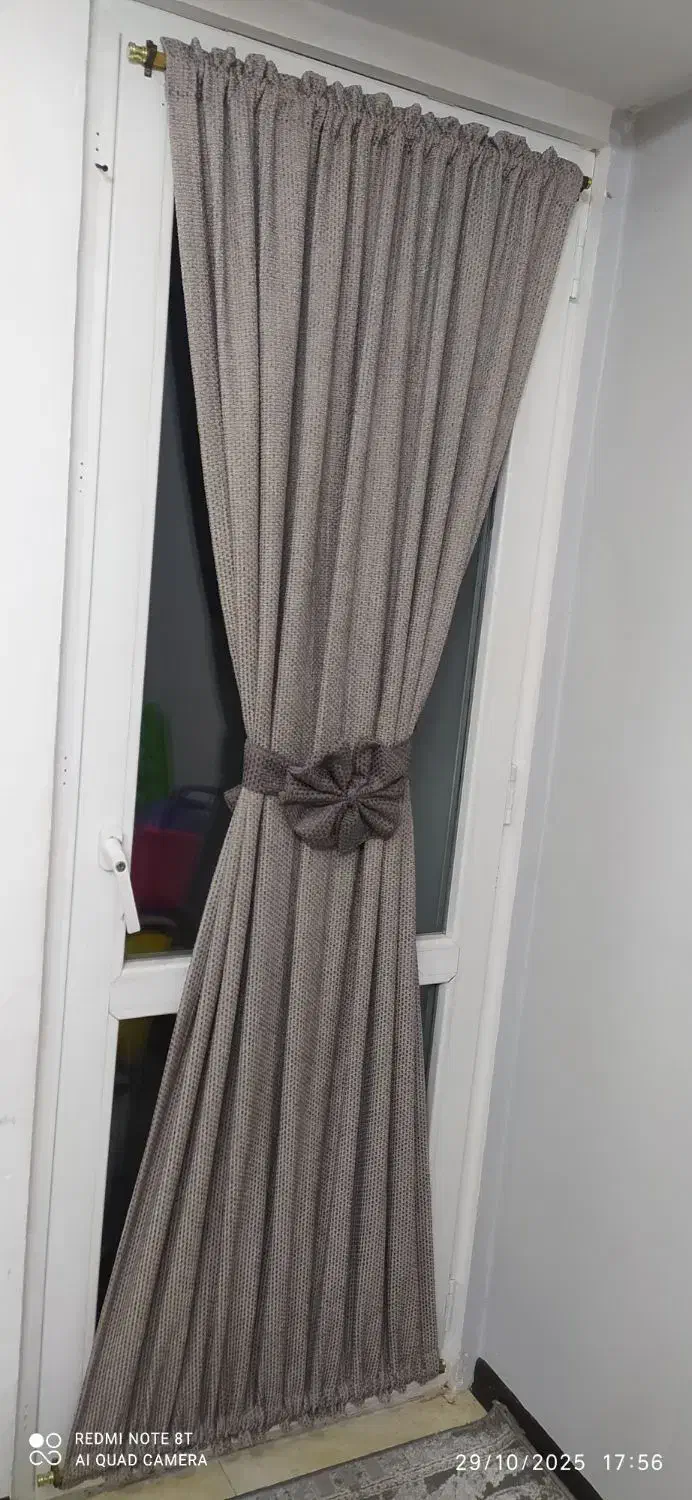 پرده جنس خوب در حد نو به دلیل جابجایی|پرده، رانر، رومیزی|پیشوا, |دیوار