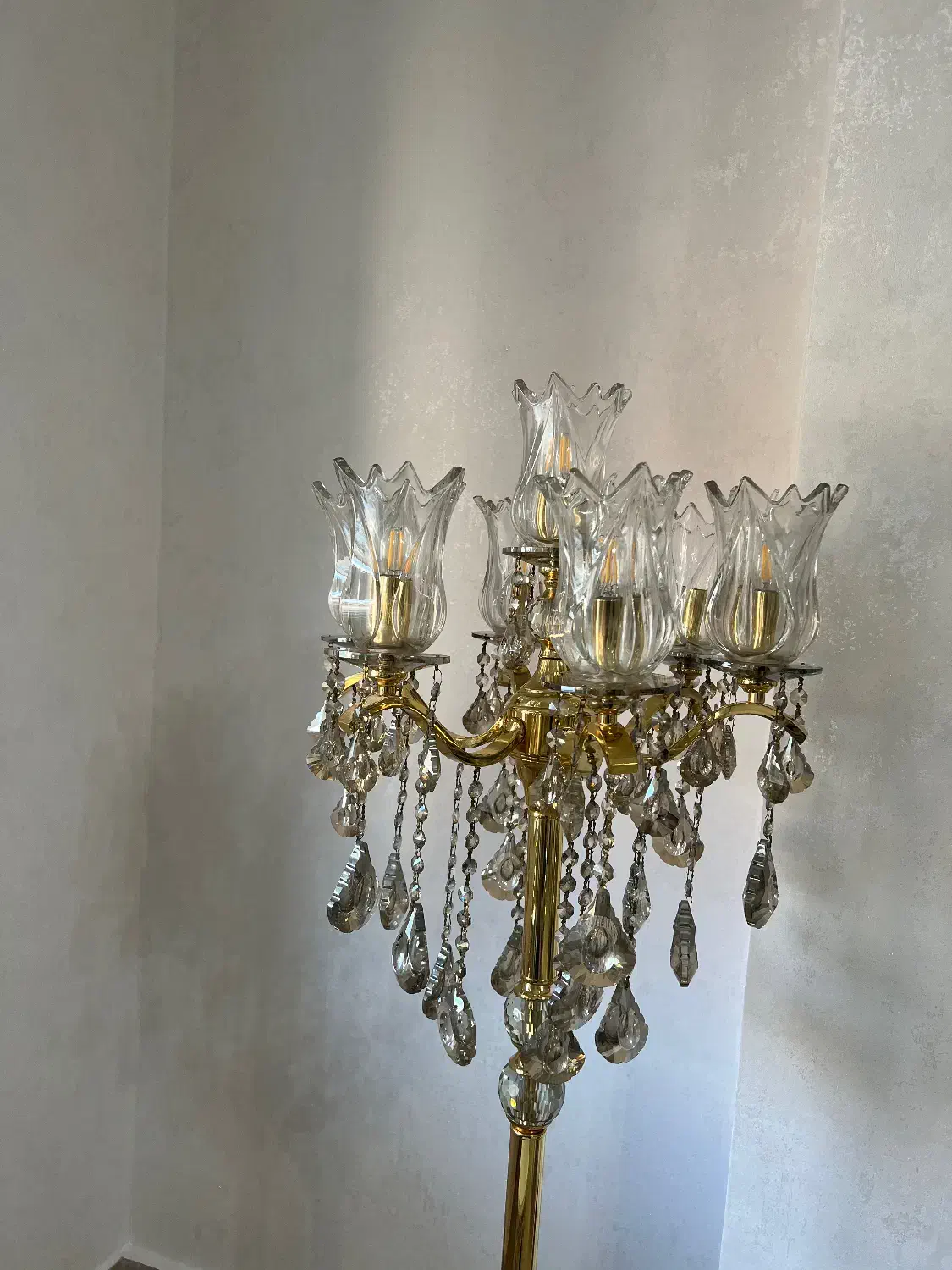 آباژر کنار سالنی|چراغ خواب و آباژور|رشت, شالکو|دیوار