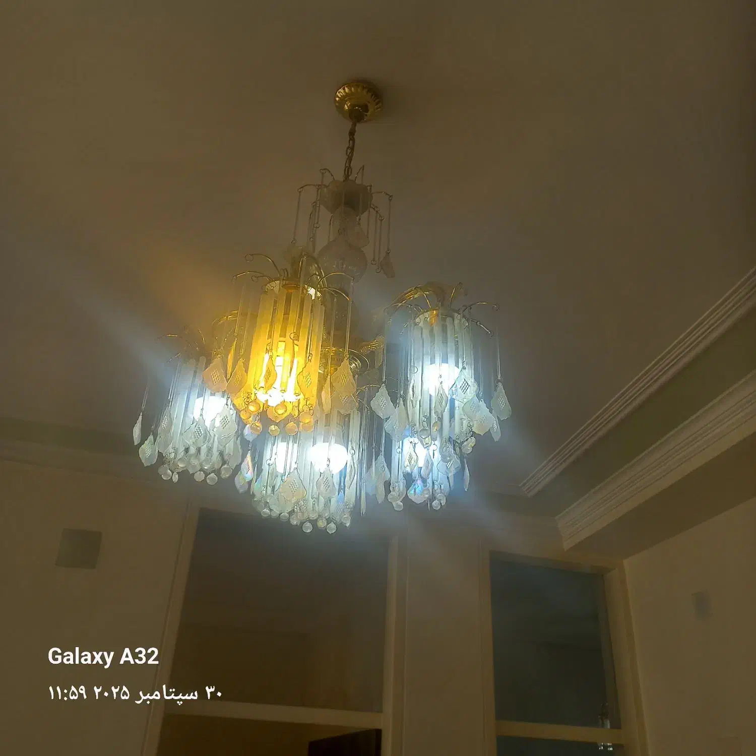 لوستر قدیمی جنس برنج|لوستر و چراغ آویز|شیراز, سعدیه جنوبی|دیوار
