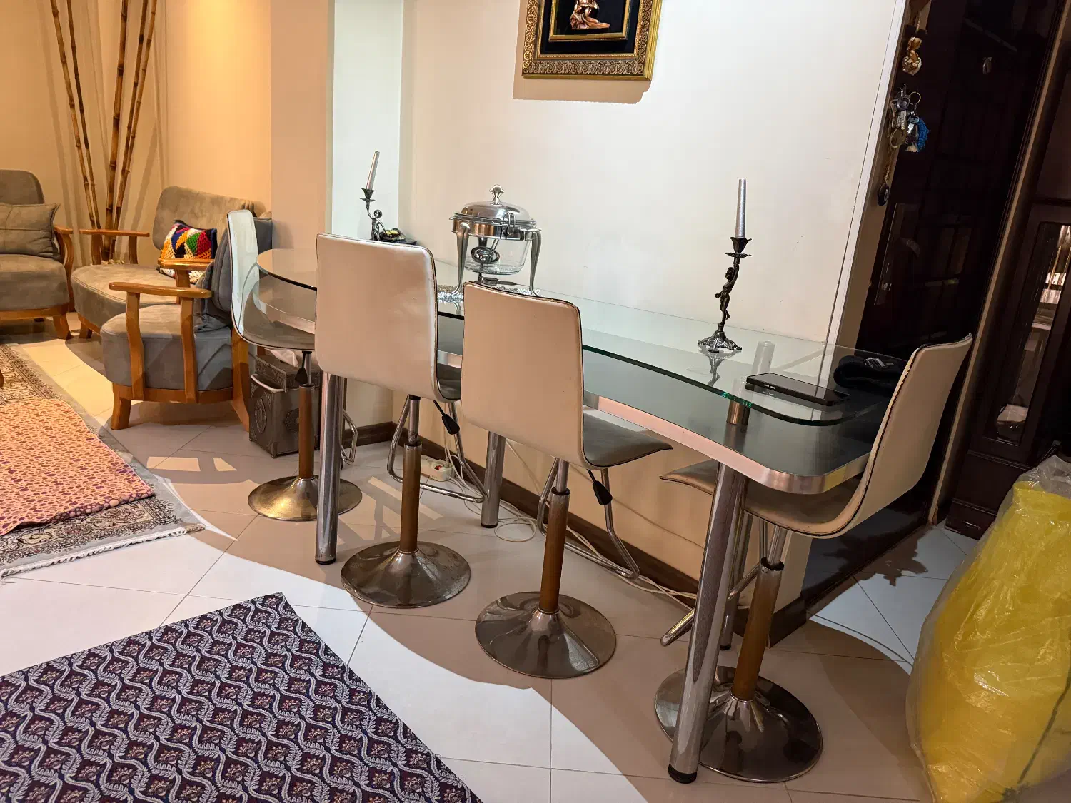 میز بار|میز و صندلی غذاخوری|اندیشه, اندیشه فاز ۳|دیوار