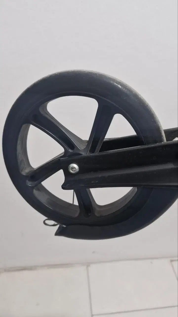 اسکوتر  حرفه ایی|دوچرخه، اسکیت، اسکوتر|نور, |دیوار