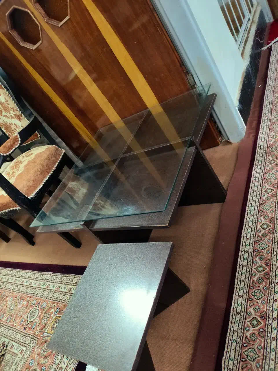 میز جلو مبلی به همراه چهارتا میز عسلی|مبلمان خانگی و میز عسلی|جهرم, |دیوار