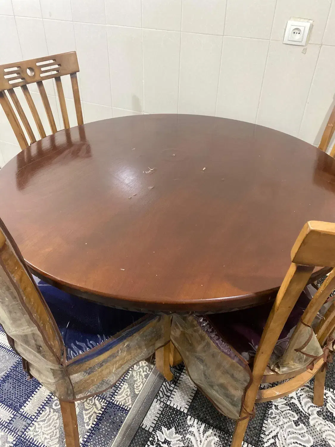 میز غذاخوری.۴نفره چوبی|میز و صندلی غذاخوری|امیدیه, |دیوار