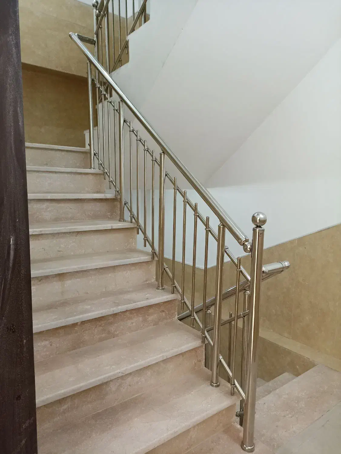 نرده استیل (در و حفاظ استیل)|خدمات پیشه و مهارت|ساوه, |دیوار