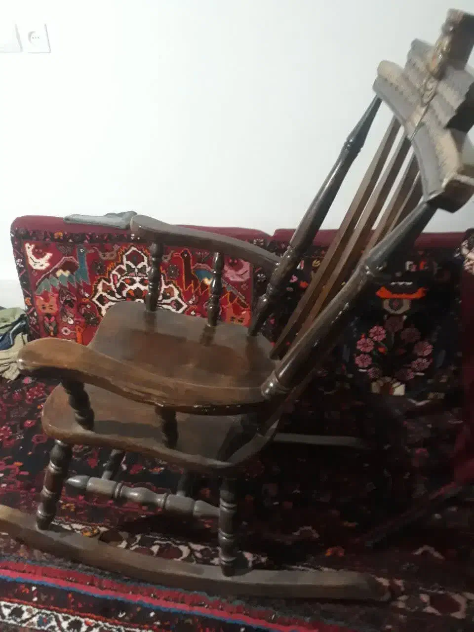 صندلی مادر بزرگ|صندلی و نیمکت|قم, نیروگاه|دیوار