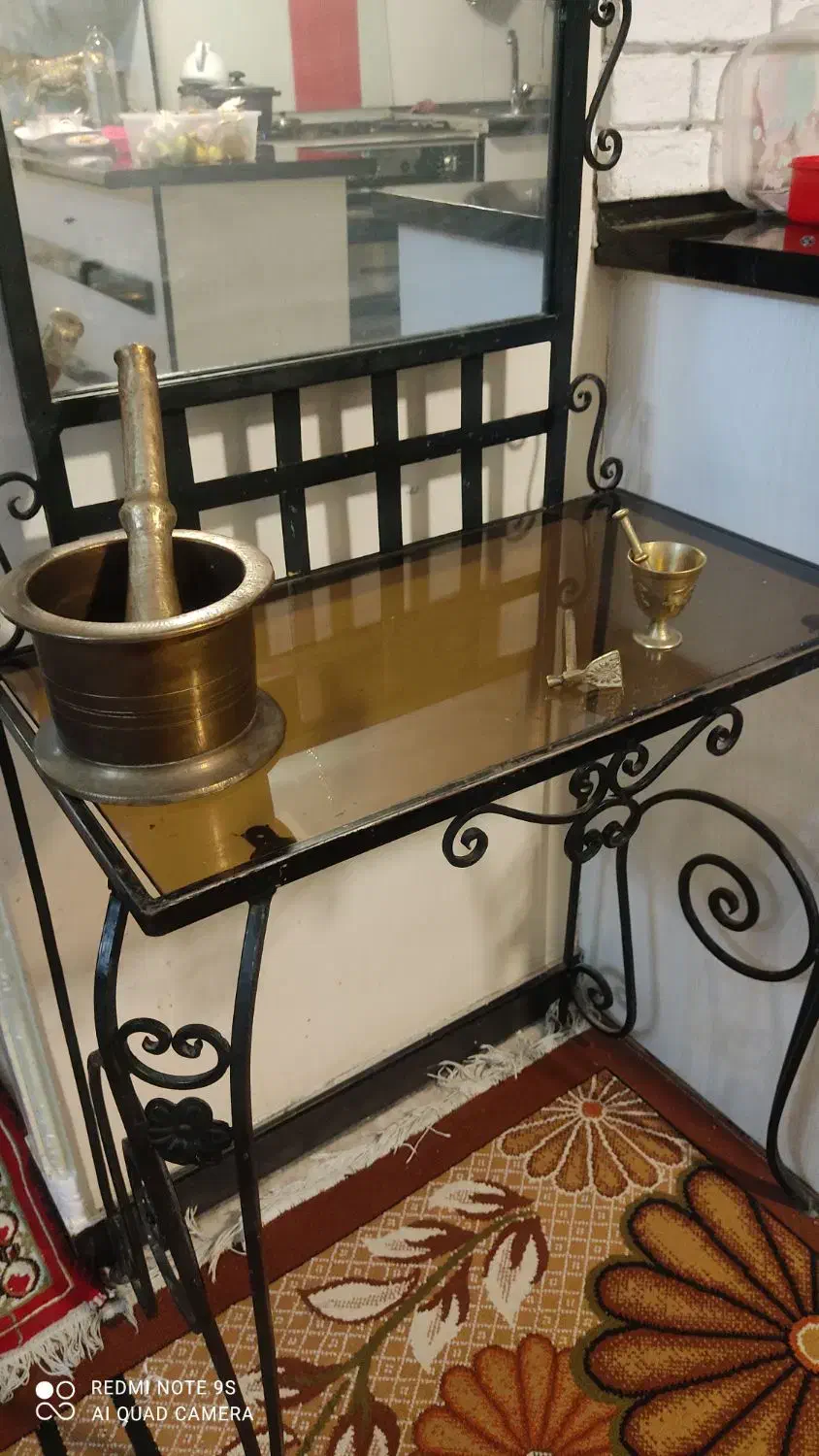 هاون وتبر برنزی وهاون بزرگ وسنگین|کلکسیون اشیاء عتیقه|اندیشه, اندیشه فاز ۴|دیوار