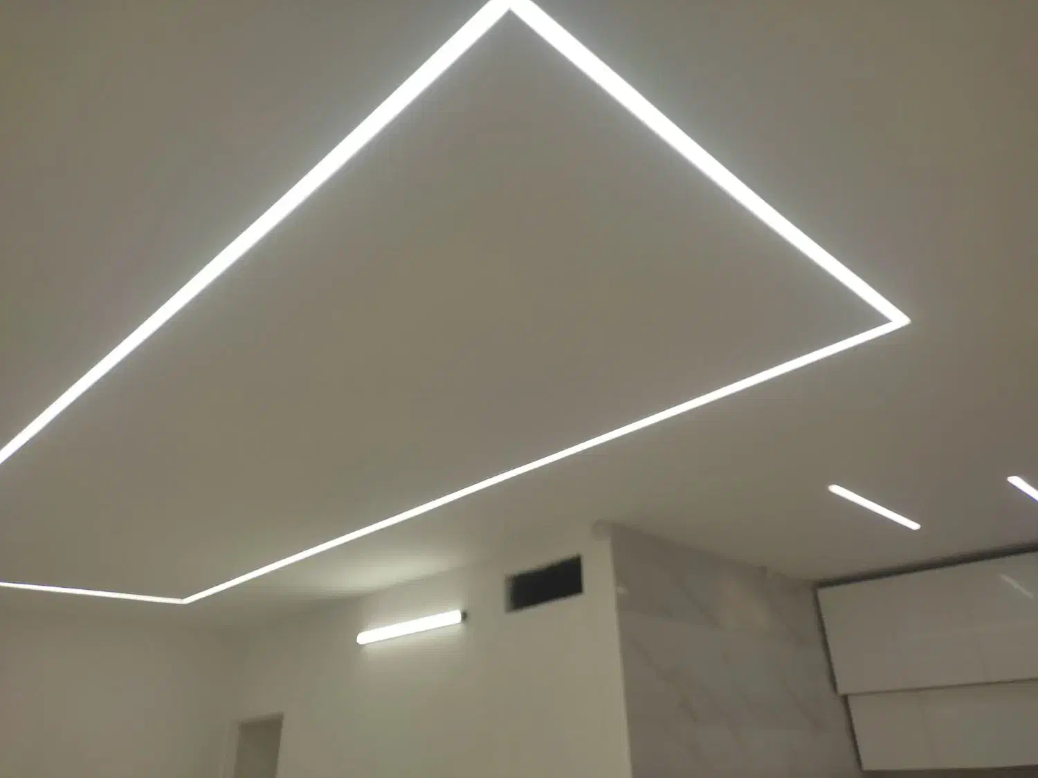 برقکار ساختمان   برق آذین|خدمات پیشه و مهارت|اصفهان, زیار|دیوار