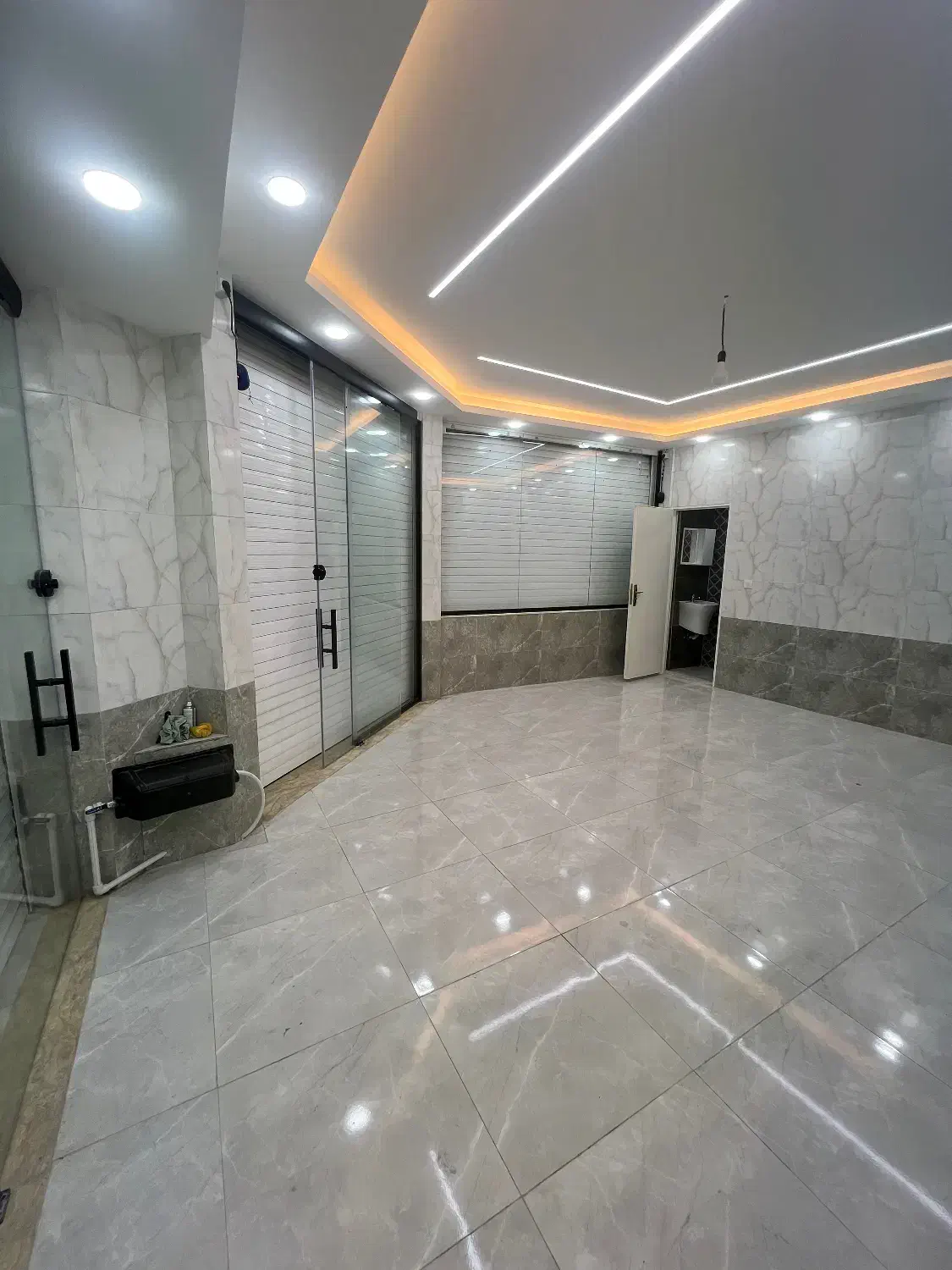 اجاره/مغازه/۳۷متری/برخیابان استادمعین/بلوار نماز|اجارهٔ مغازه و غرفه|رشت, گلباغ نماز|دیوار