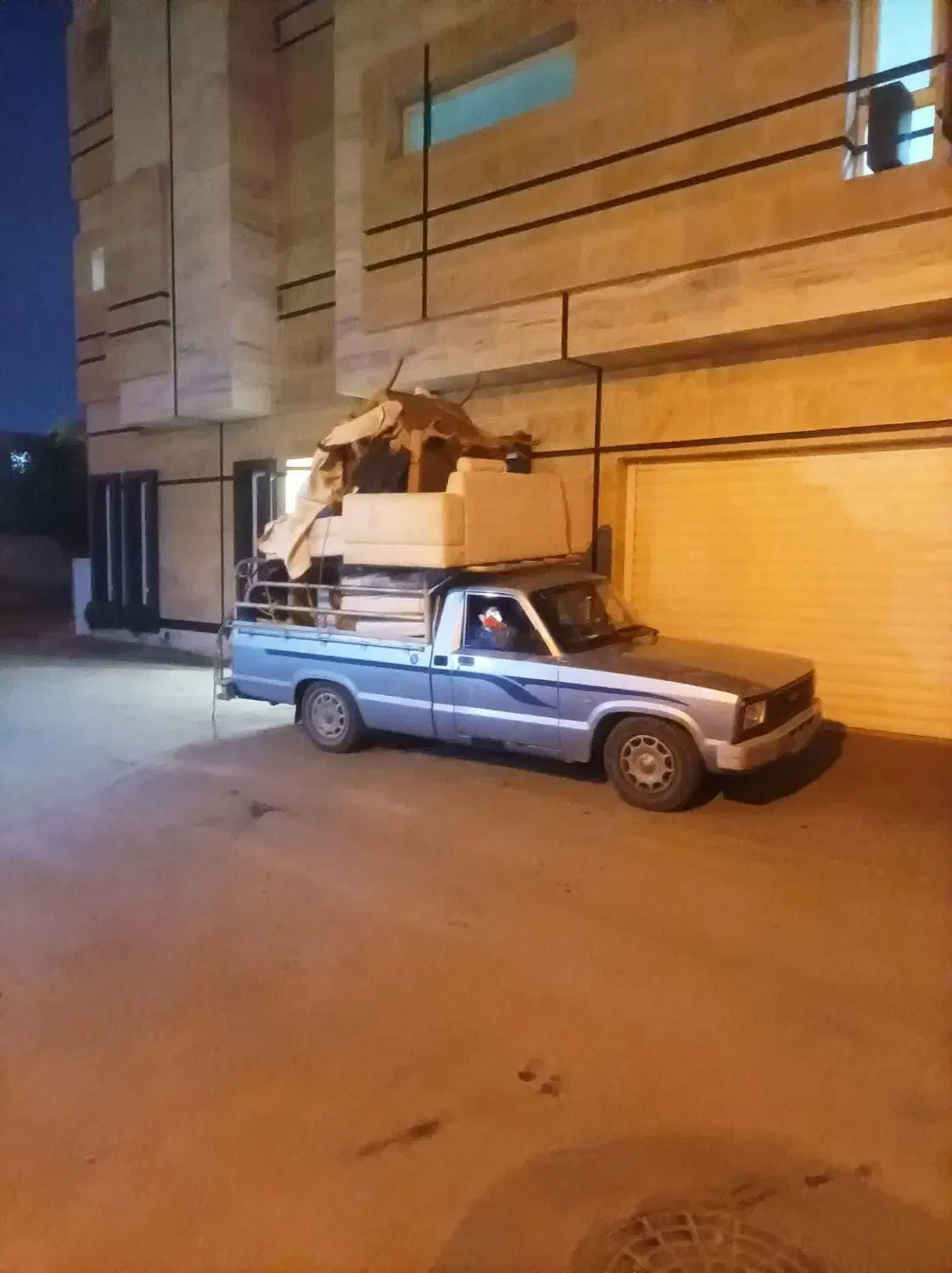 وانت مزدا جهت حمل بار واسباب منزل|خدمات حمل و نقل|شیراز, فرهنگ شهر|دیوار