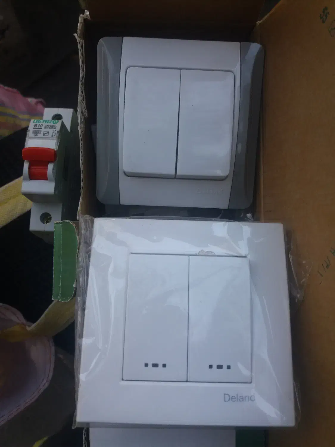 تعدادی کلید پریز نو|مصالح و تجهیزات ساختمان|مراغه, |دیوار