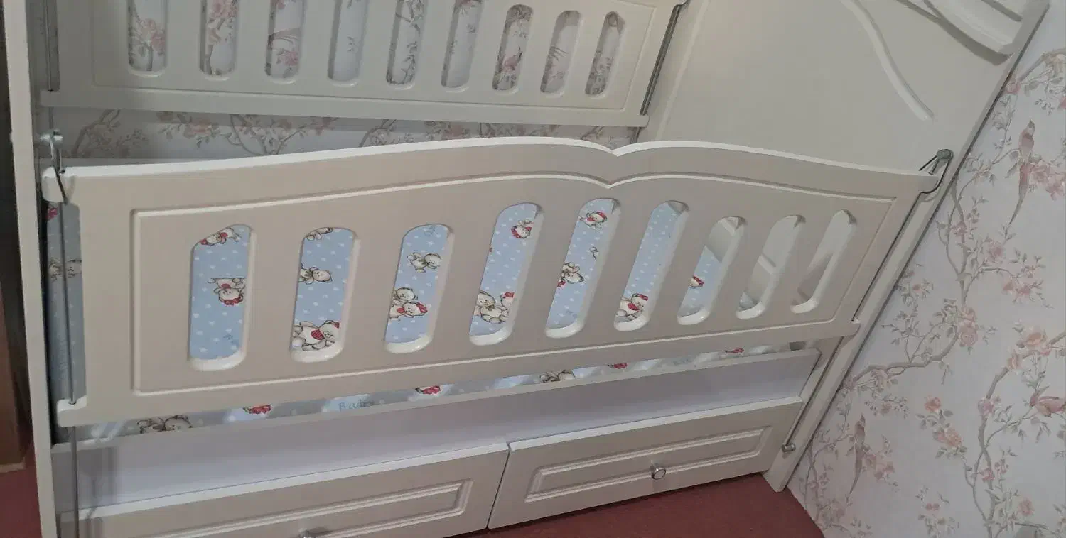 تخت کودک و میز تلویزیون|تخت و سرویس خواب|تبریز, |دیوار