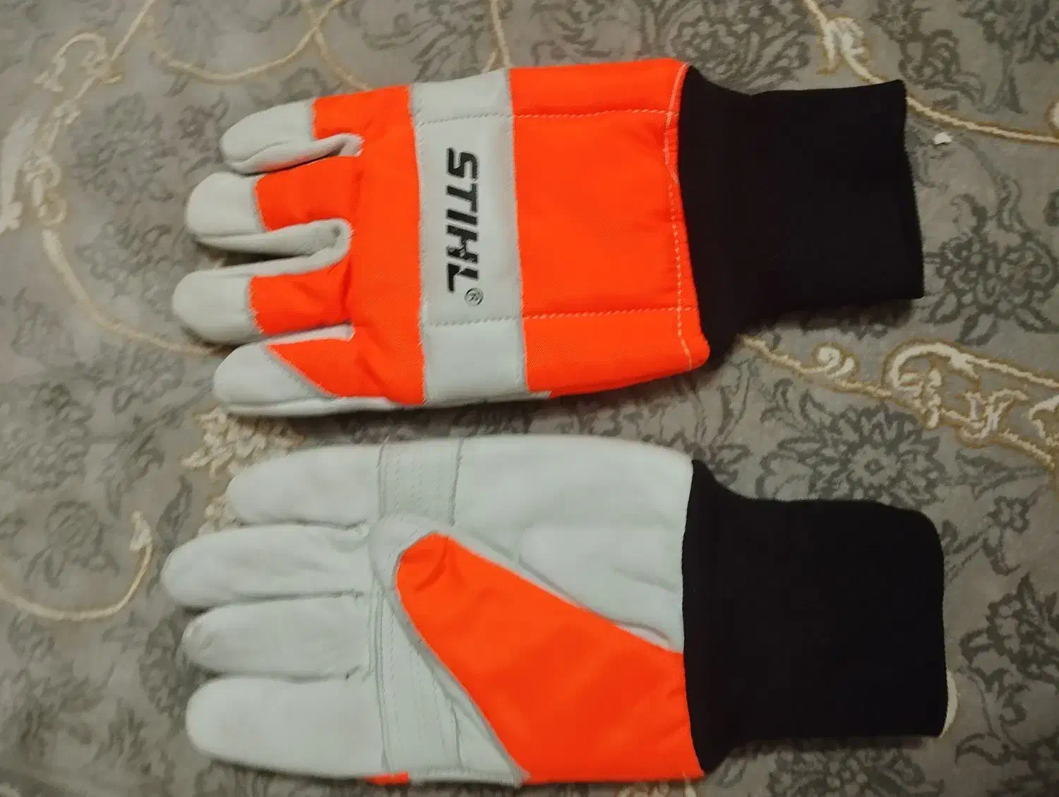 دست کش فوتبالی|لباس|چهارباغ, |دیوار