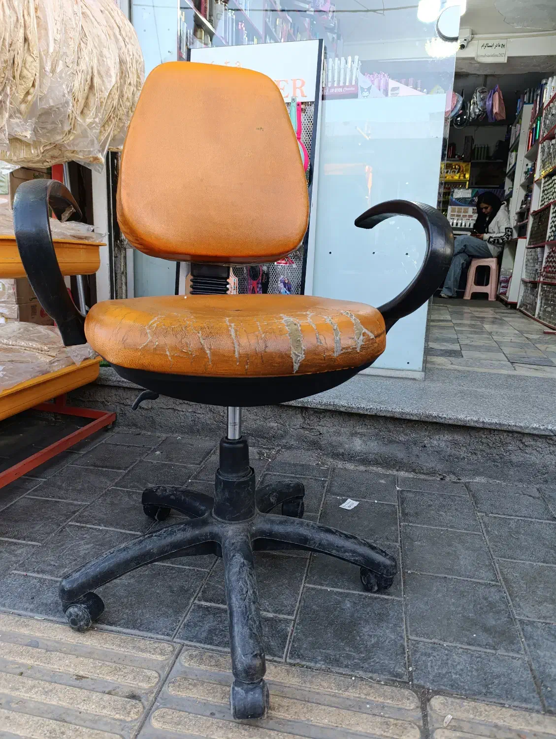 صندلی|صندلی و نیمکت|همدان, |دیوار