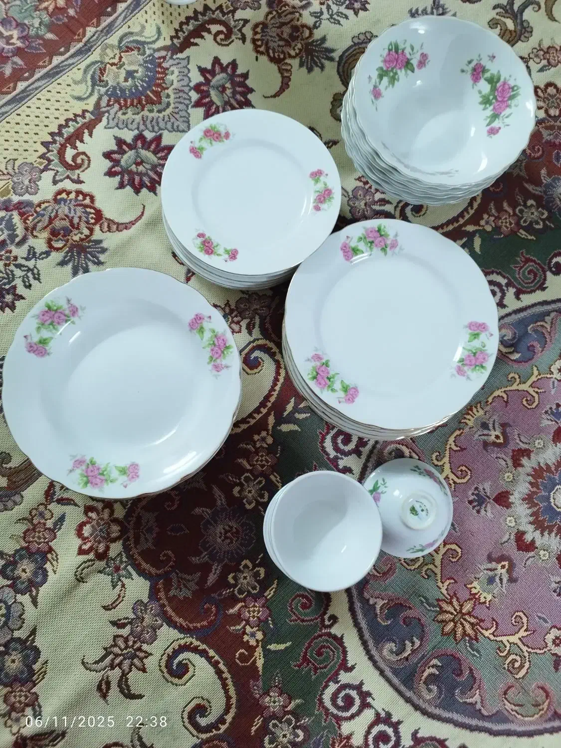 سرویس گل سرخ ۶ نفره|ظروف سرو و پذیرایی|مشهد, ولیعصر (شهرک غرب)|دیوار