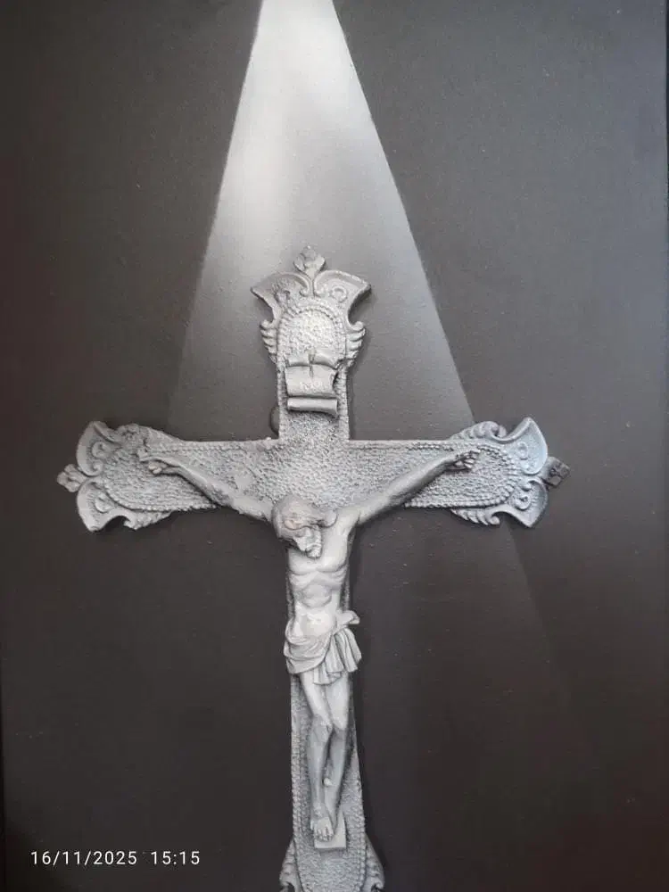 قاب|تابلو، نقاشی، عکس|شاهین‌شهر, عطار|دیوار