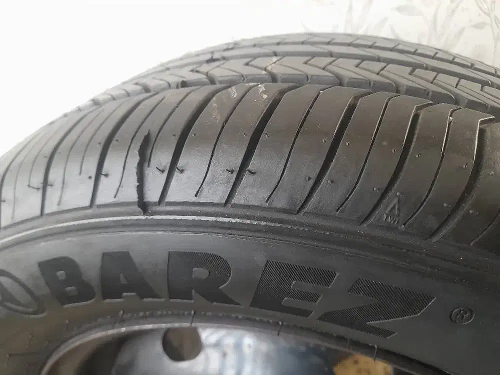 لاستیک ۲۰۵ با رینگ|قطعات یدکی و لوازم جانبی|بروجرد, |دیوار