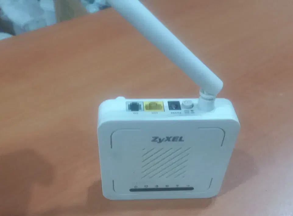 مودم D-link و zy-XEL|مودم و تجهیزات شبکه|مشهد, امامیه (شهرک غرب)|دیوار