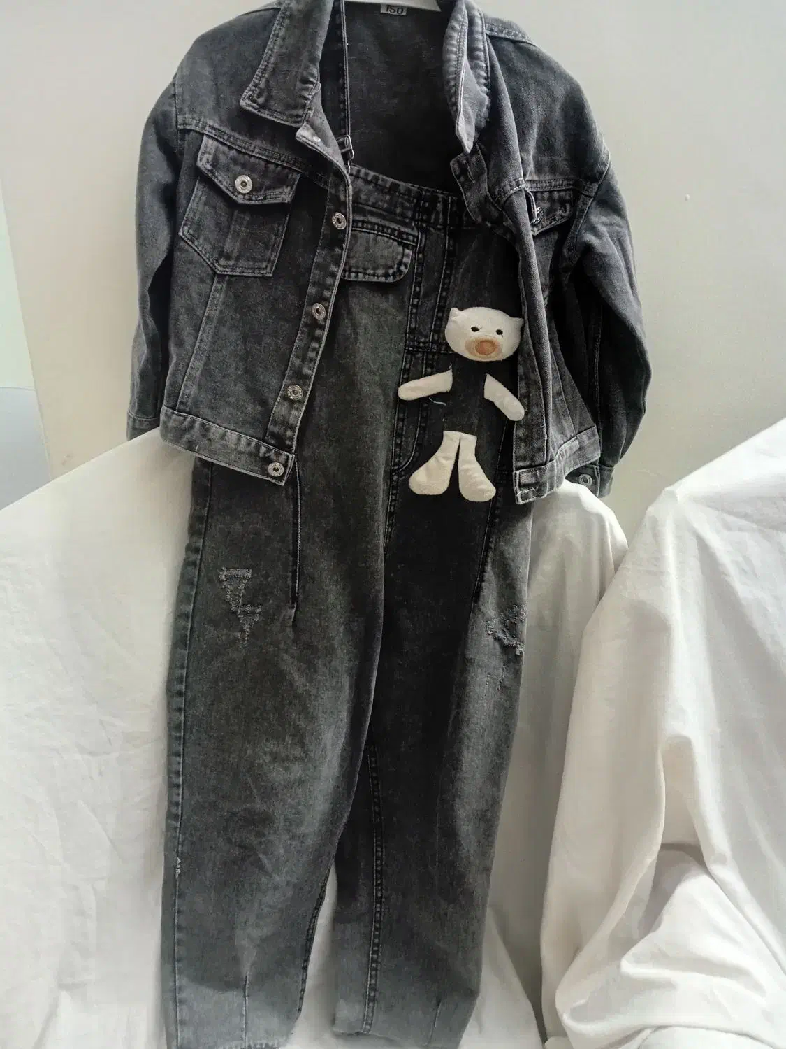 لباس بچه|کفش و لباس بچه|میمه, |دیوار