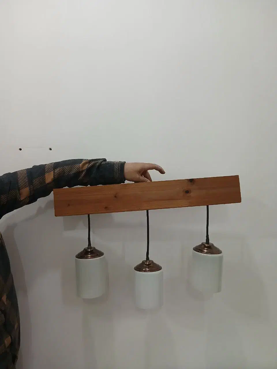 لوستر چوبی بسیار شیک و نو|لوستر و چراغ آویز|سقز, |دیوار