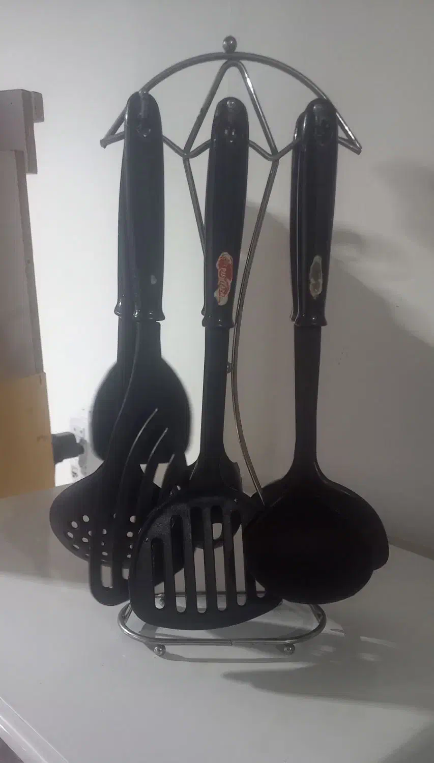 تعدادی وسایل با قیمت مناسب ب فروش میرسد|ظروف نگهدارنده، پلاستیکی، یک‌بارمصرف|گنبد کاووس, |دیوار