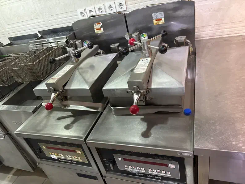 فروش کلیه لوازم وتجهیزات رستورانی فوری|کافی‌شاپ و رستوران|کرج, کوی امامیه|دیوار