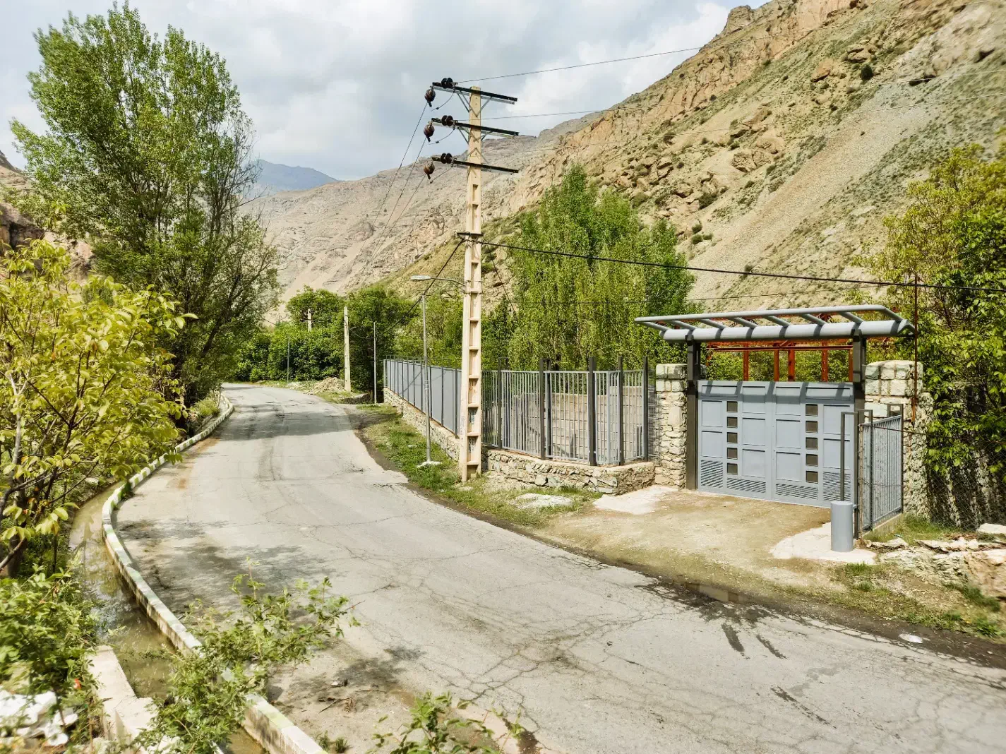 باغ ویلا، مسیرکرج چالوس، بالای سدکرج مجاور رودخانه|فروش خانه و ویلا|آسارا, |دیوار