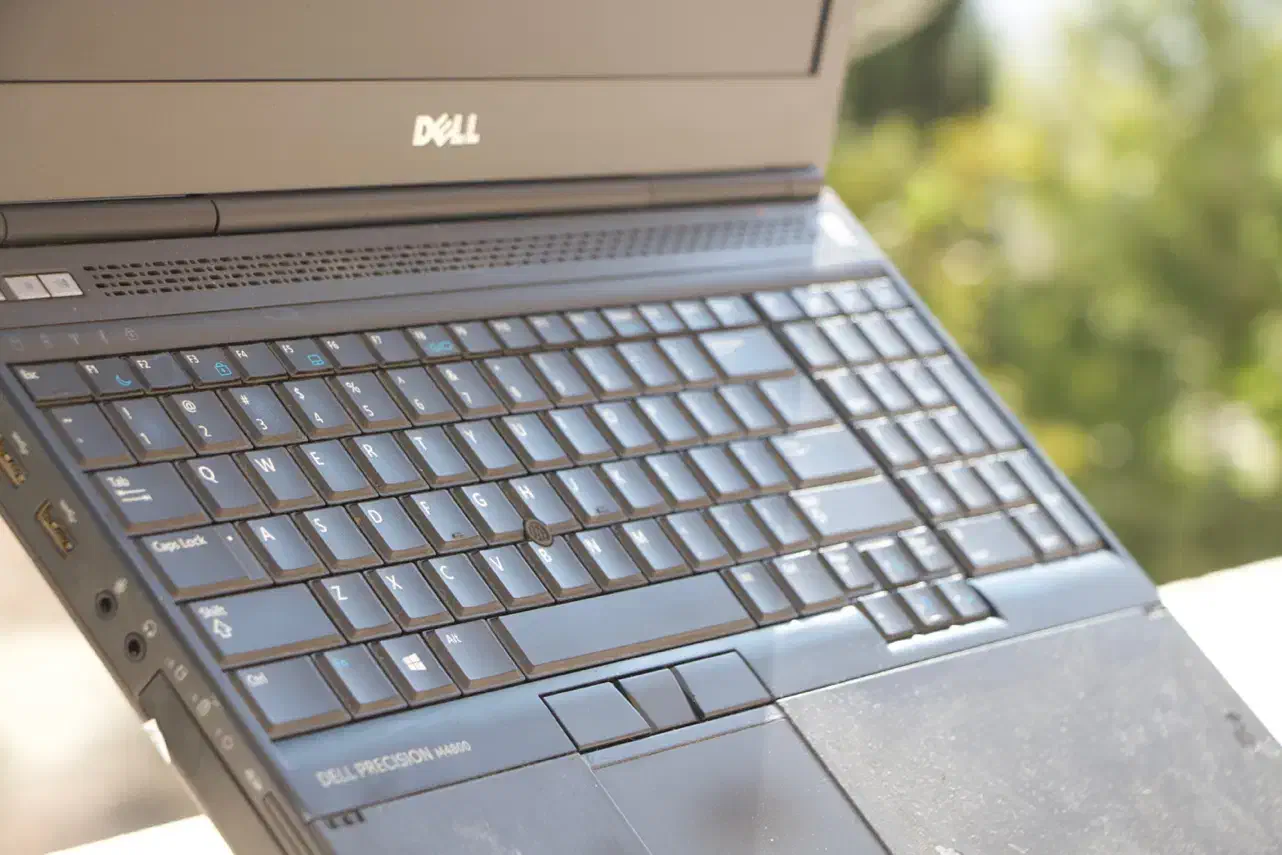 لپتاپ Dell گرافیکی/کرای۷/رم۸هاردSSD با ضمانت و کیف|رایانه همراه|شیراز, شهرک گلستان|دیوار