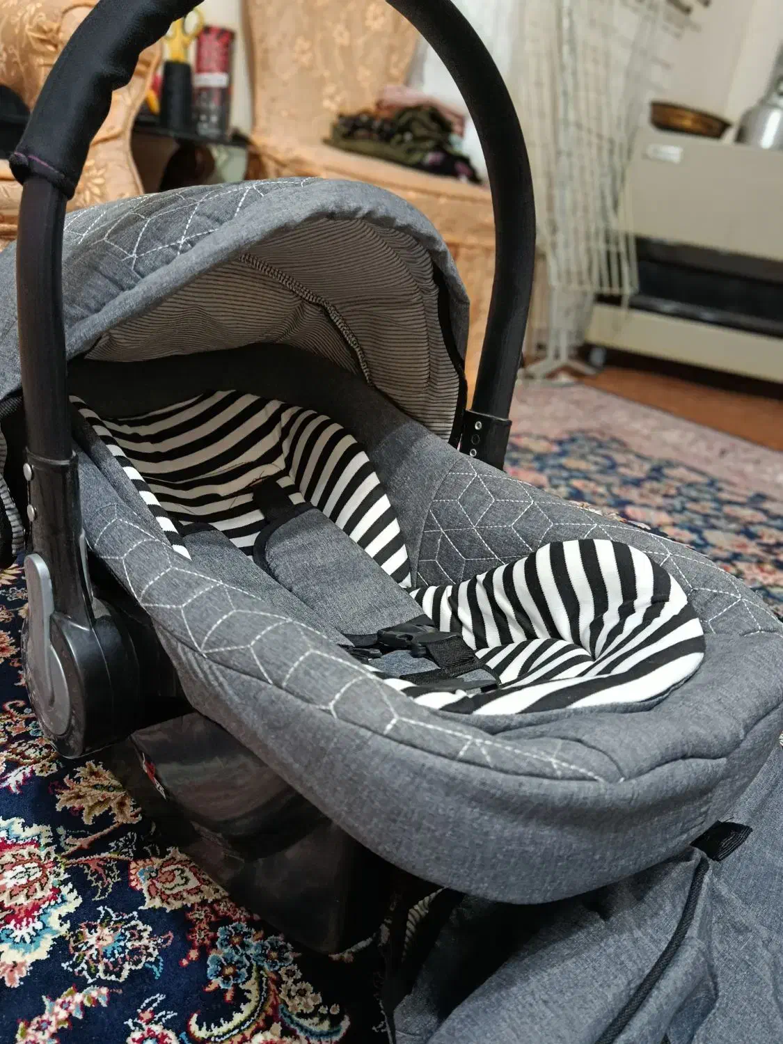 کریر نوزاد|کالسکه و لوازم جانبی|فومن, |دیوار