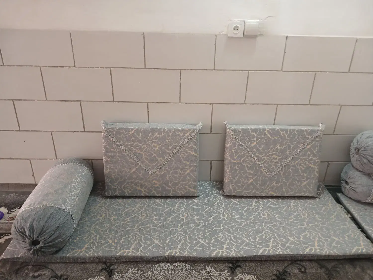 کناره پشتی|پشتی|سیرجان, |دیوار