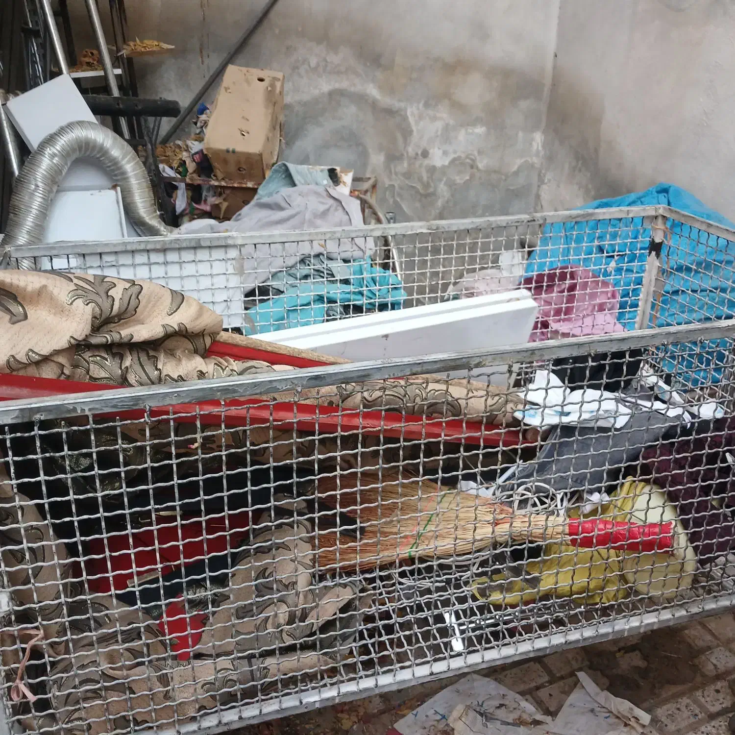 چوب لباس .آویز لباس.گردون. مانکن سبد حراجی|فروشگاه و مغازه|بجنورد, |دیوار