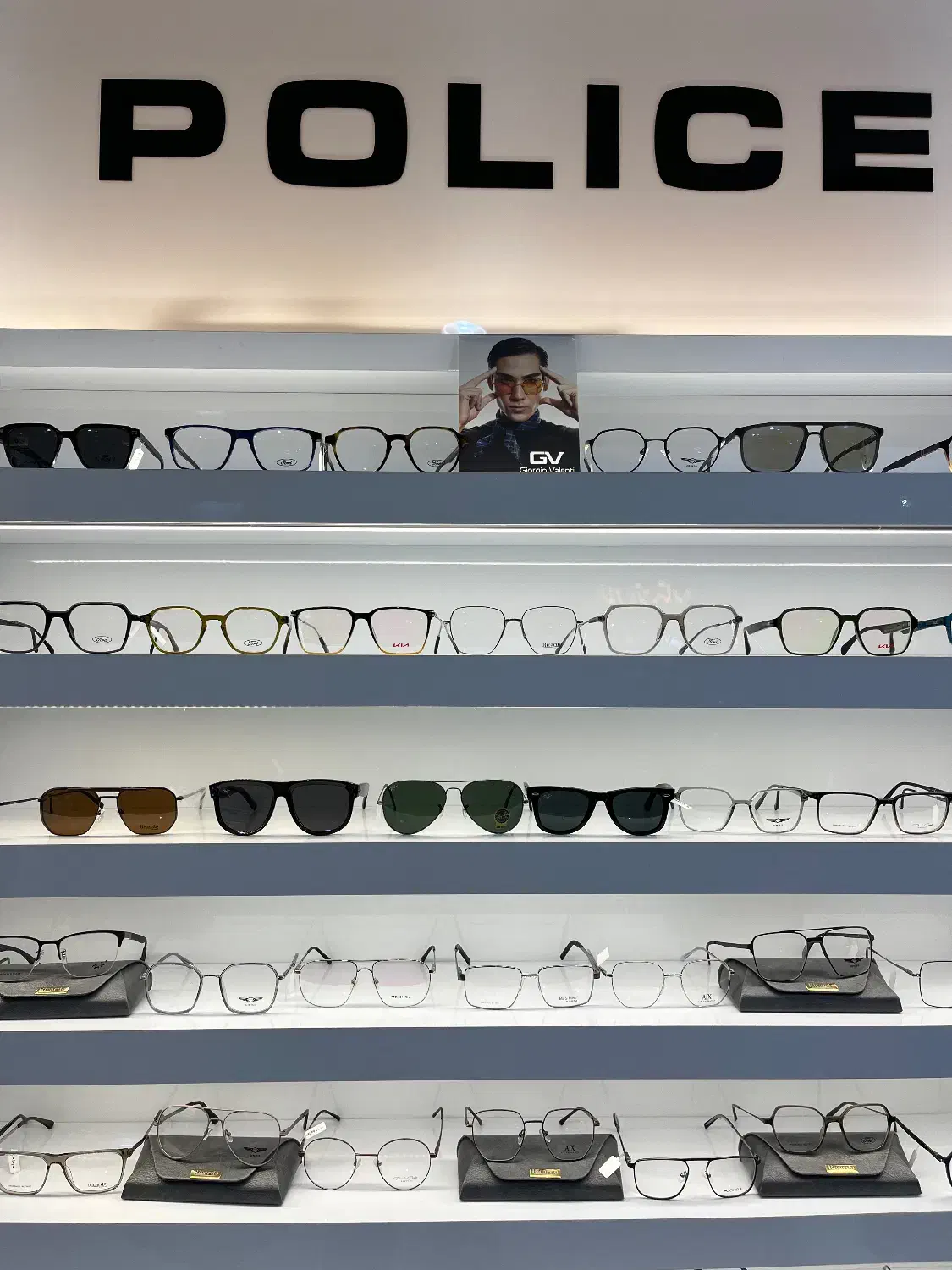 فروشنده|استخدام خدمات فروشگاه و رستوران|بروجن, |دیوار