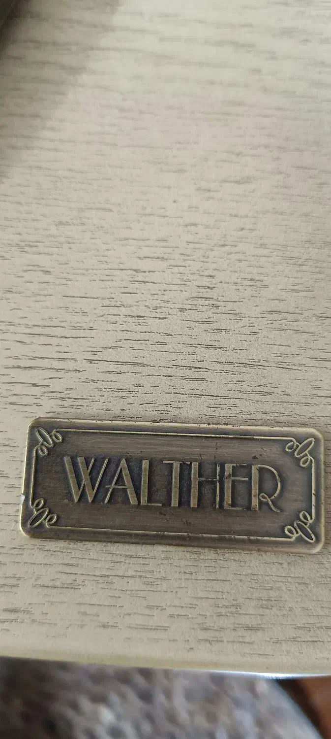 گرامافون نو|سیستم صوتی خانگی|لاهیجان, قیام|دیوار