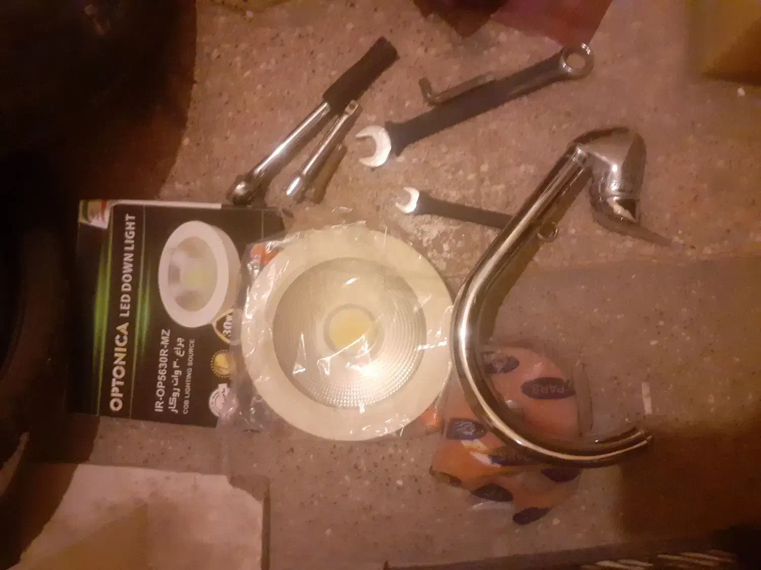 خرده ریزه توانباری|لامپ و چراغ|مشهد, امیریه|دیوار