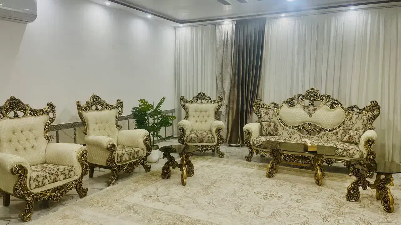 مبل سلطنتی 9 نفره در حد نو|مبلمان خانگی و میز عسلی|شیراز, عفیف‌آباد|دیوار