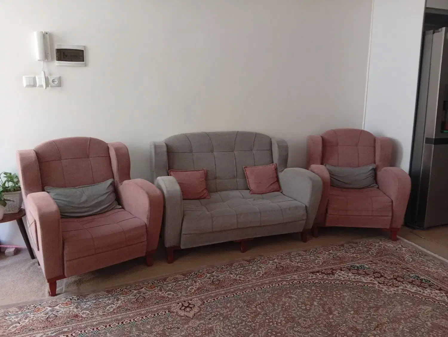 مبل راحتی|مبلمان خانگی و میز عسلی|قم, شاه ابراهیم|دیوار