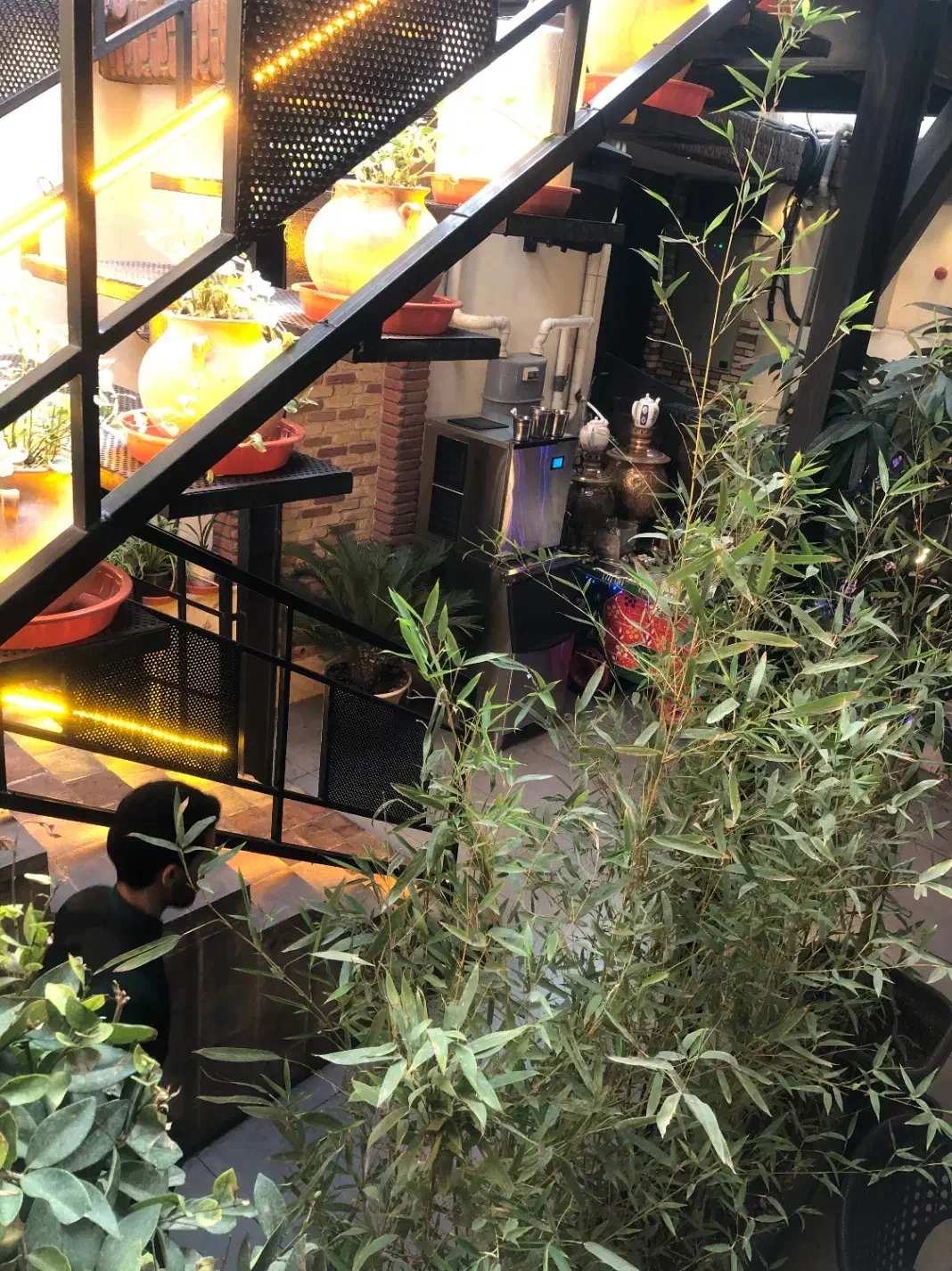 استخدام مدیر داخلی رستوران ایرانی|استخدام خدمات فروشگاه و رستوران|تهران, ایرانشهر|دیوار