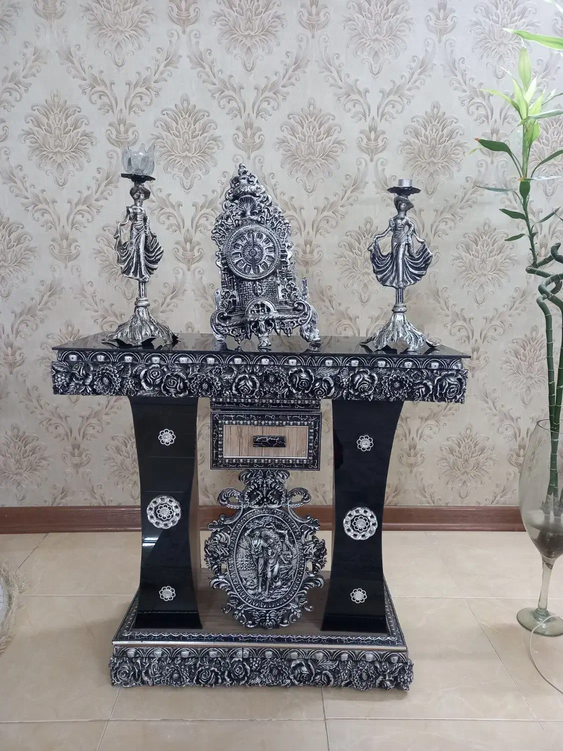 میز تزینی|صنایع دستی و سایر لوازم تزئینی|فولادشهر, B2|دیوار