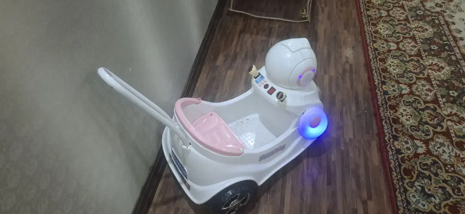 ماشین شارژی بسیار تمیز|اسباببازی بچه|بندر ماهشهر, |دیوار