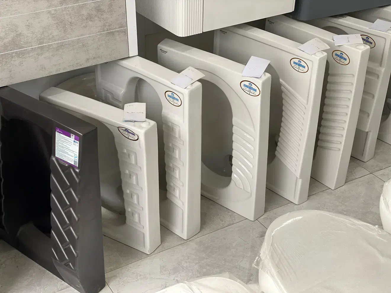 فروش سنگ توالت ایرانی و توالت فرنگی و والهنگ|مصالح و تجهیزات ساختمان|اصفهان, عطار نیشابوری|دیوار