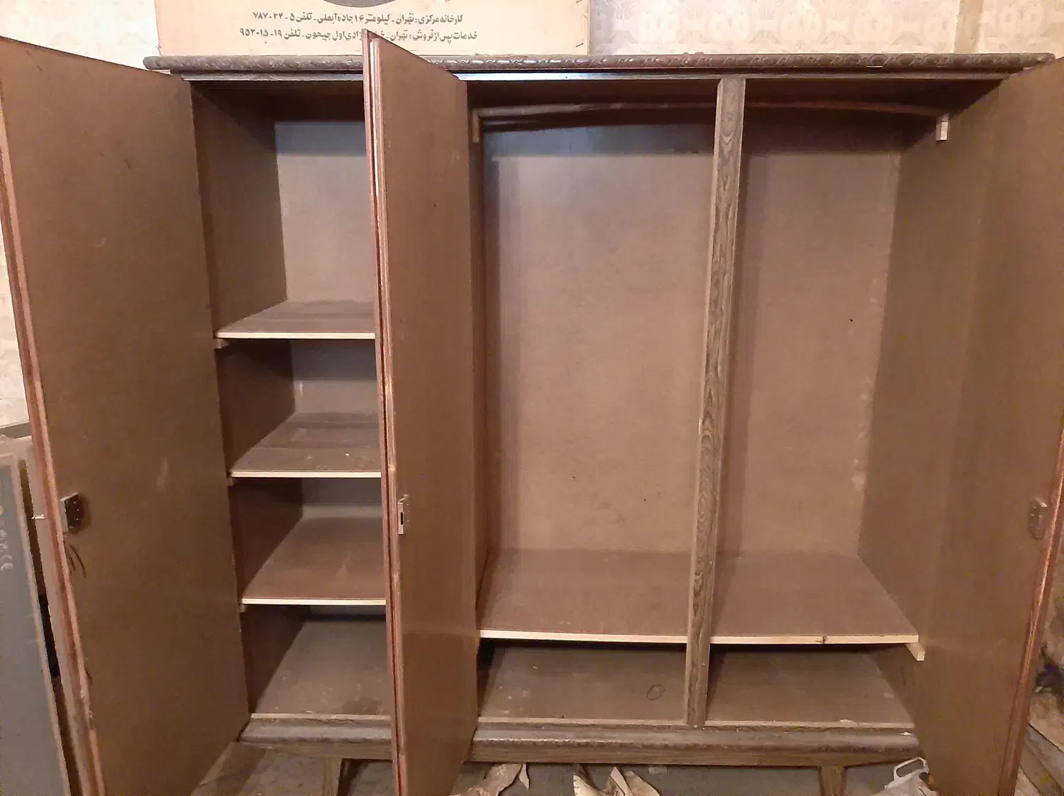 کمد چوبی بزرگ|جاکفشی، کمد، دراور|تهران, نیروی هوایی (پیروزی)|دیوار