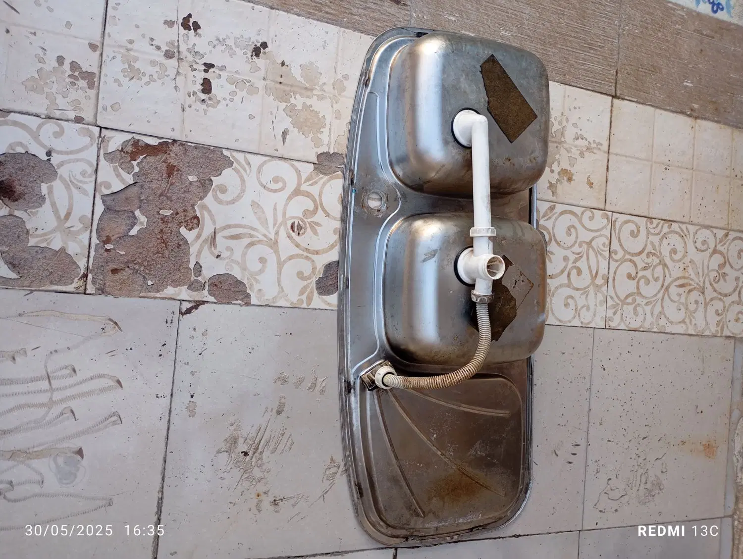 سینگ|آب‌چکان و نظم‌دهنده ظروف|بومهن, |دیوار