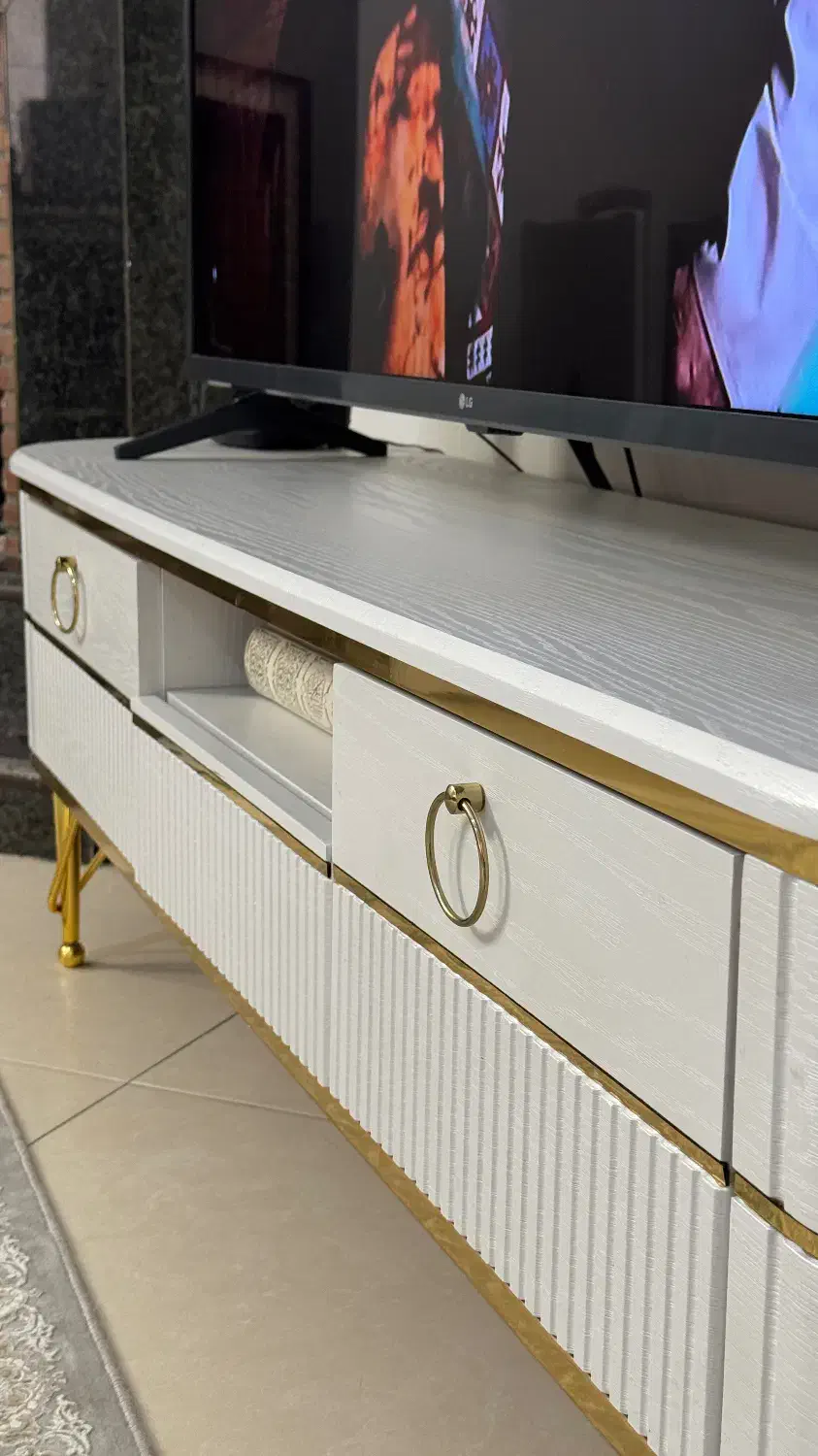 میز تلویزیون سفید طلایی مدل مدرن|میز تلویزیون|ری, فیروزآبادی|دیوار