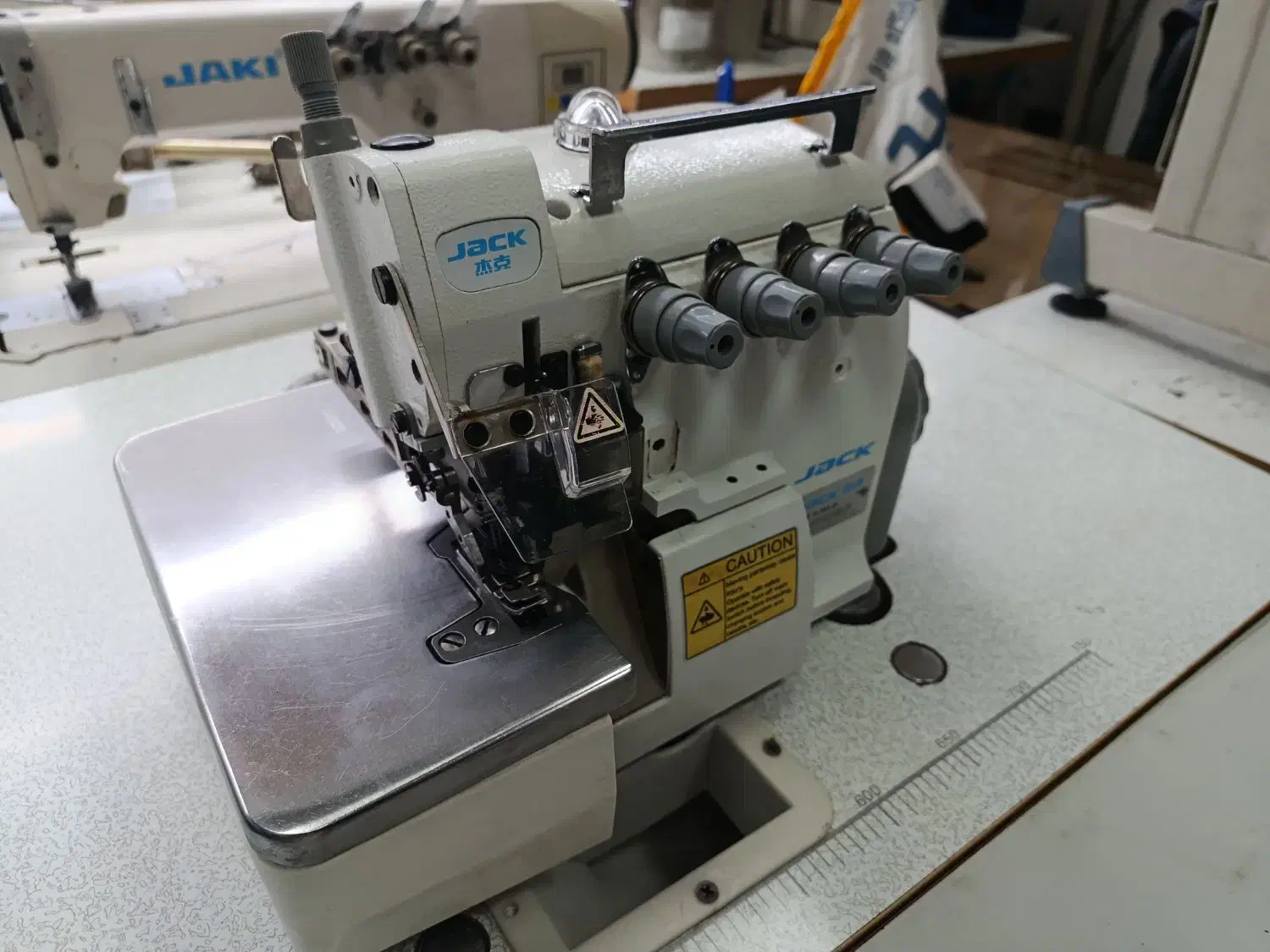 زیگزال سردوز چهار نخ جک Jack 7004 درحدE3|چرخ خیاطی و ریسندگی|تهران, شکوفه (عبدل آباد)|دیوار