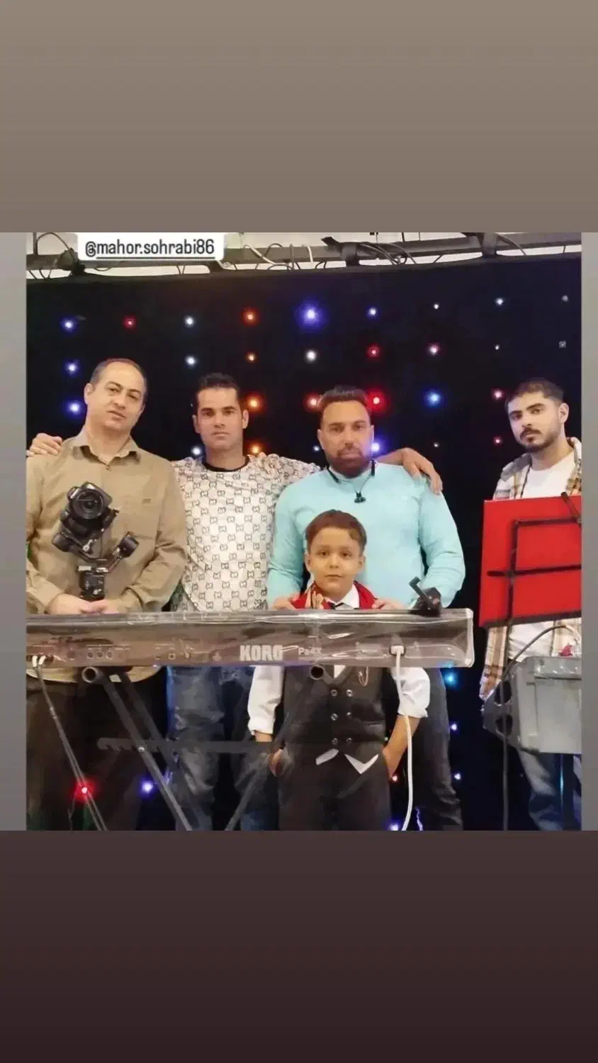 پروژکتور.       ارکستر وموسیقی ونورپردازی سهرابی|تلویزیون و پروژکتور|اسدآباد, |دیوار