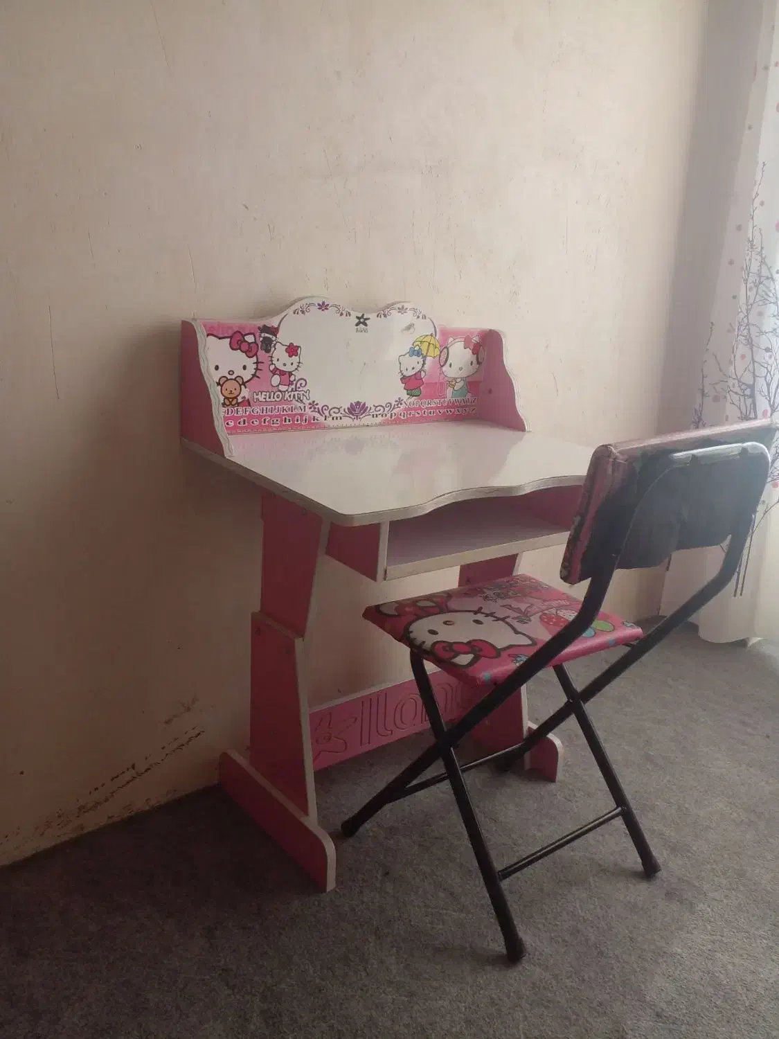 میز تحریر کودک|میز تحریر و کامپیوتر|زنجانرود, |دیوار