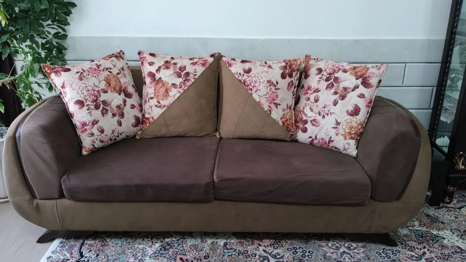 مبل|مبلمان خانگی و میز عسلی|قائن, |دیوار