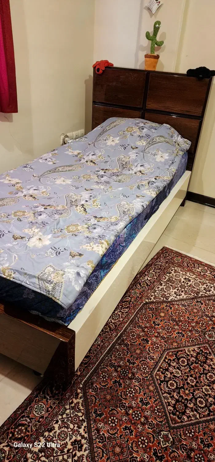تخت یکنفره  بزرگسال ۲ در ۹۰ چوب فایبرگلاس تمیز|تخت و سرویس خواب|تهران, سهروردی|دیوار