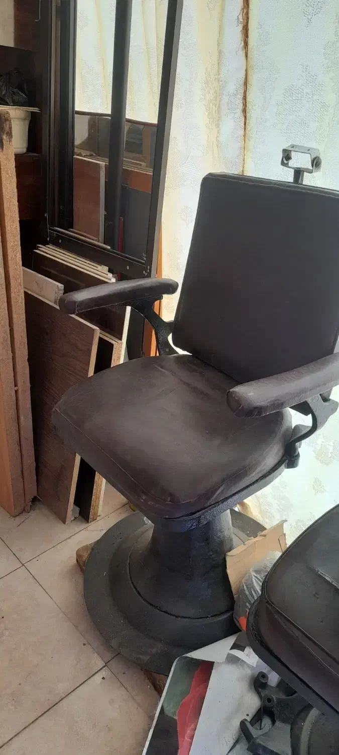 دوعددصندلی آریشگری بفروش میرسد|آرایشگاه و سالنهای زیبایی|رشت, تازه آباد|دیوار