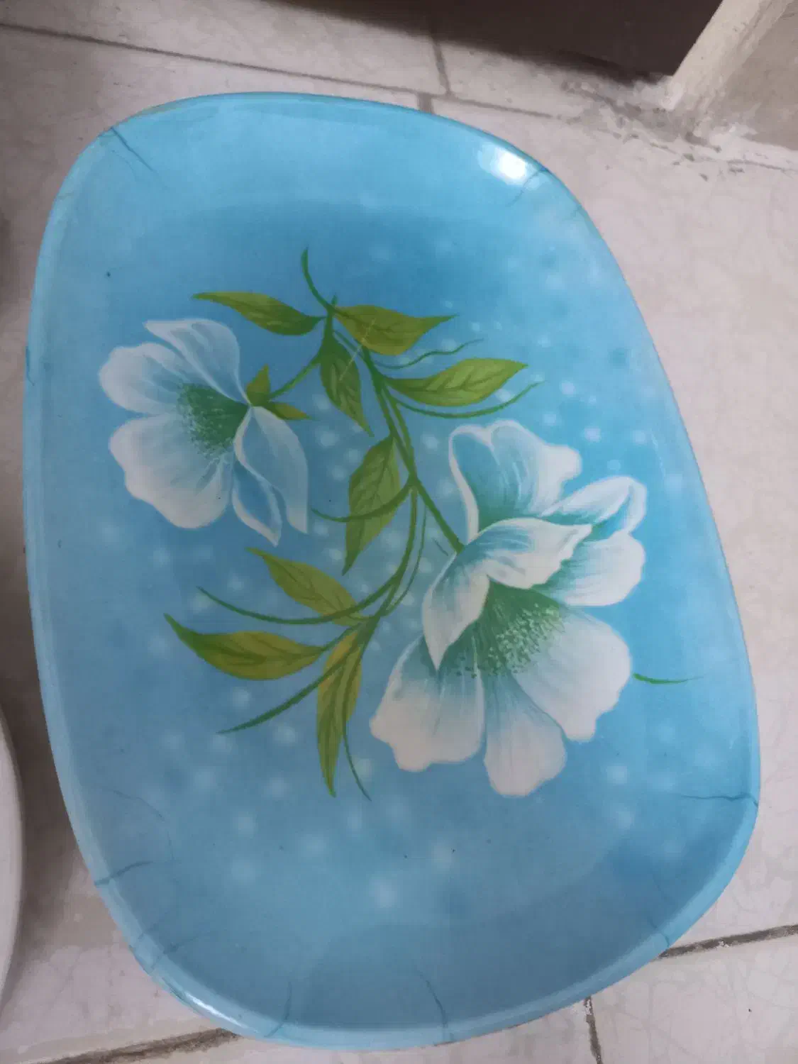 تعدادی ظرف|ظروف سرو و پذیرایی|ملایر, |دیوار